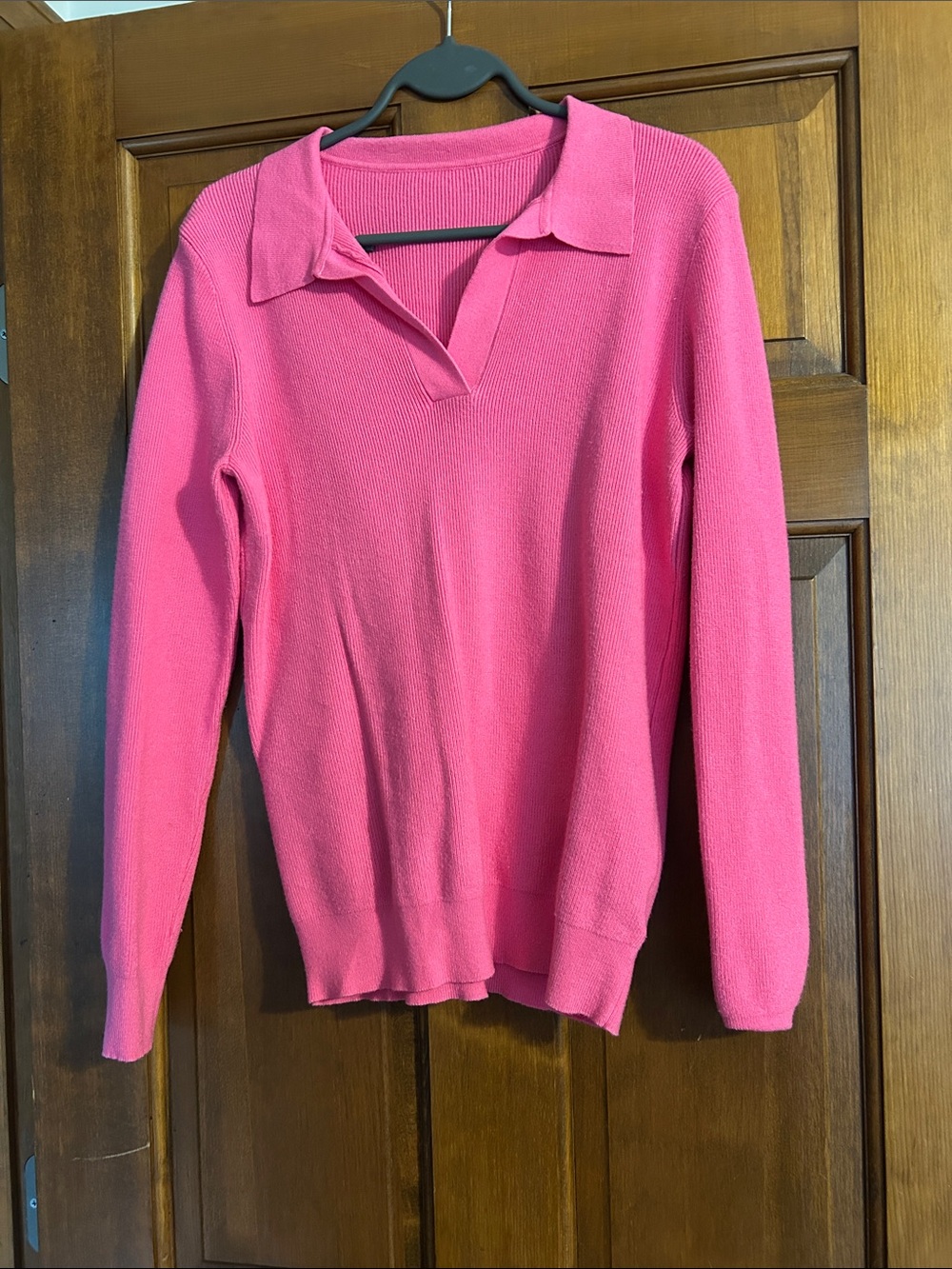 Classic Collared V-Neck Sweater in Bright Pink